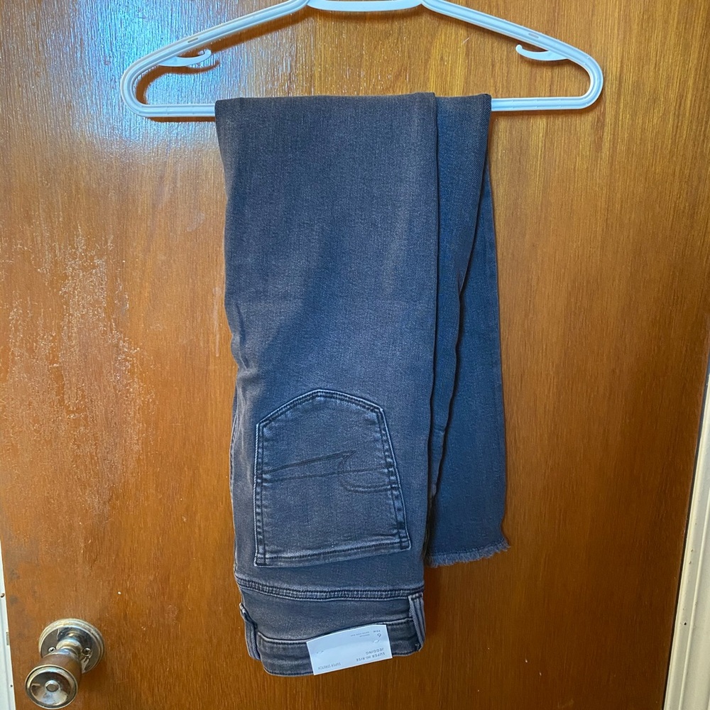 BRAND NEW AMERICAN EAGLE JEANS